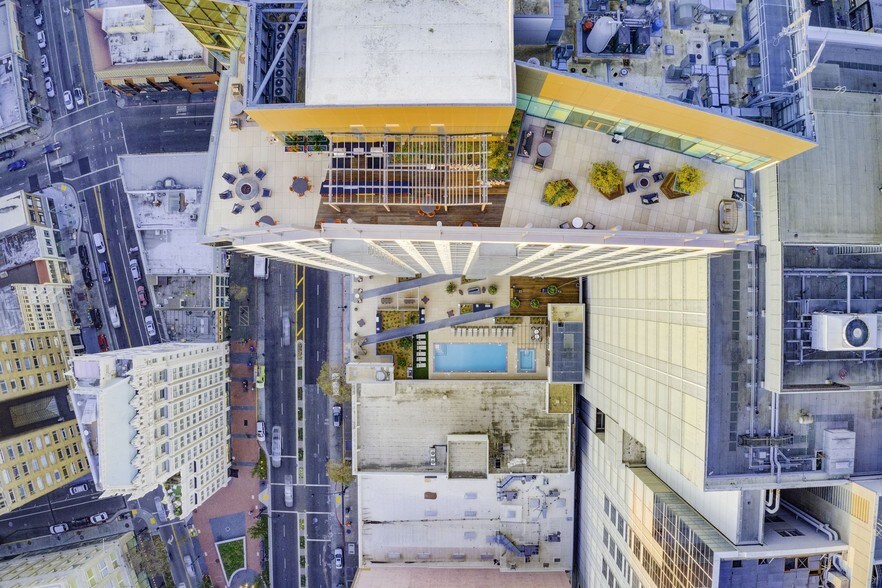 More Photos Of 1640 Broadway, Oakland Apartments For Lease