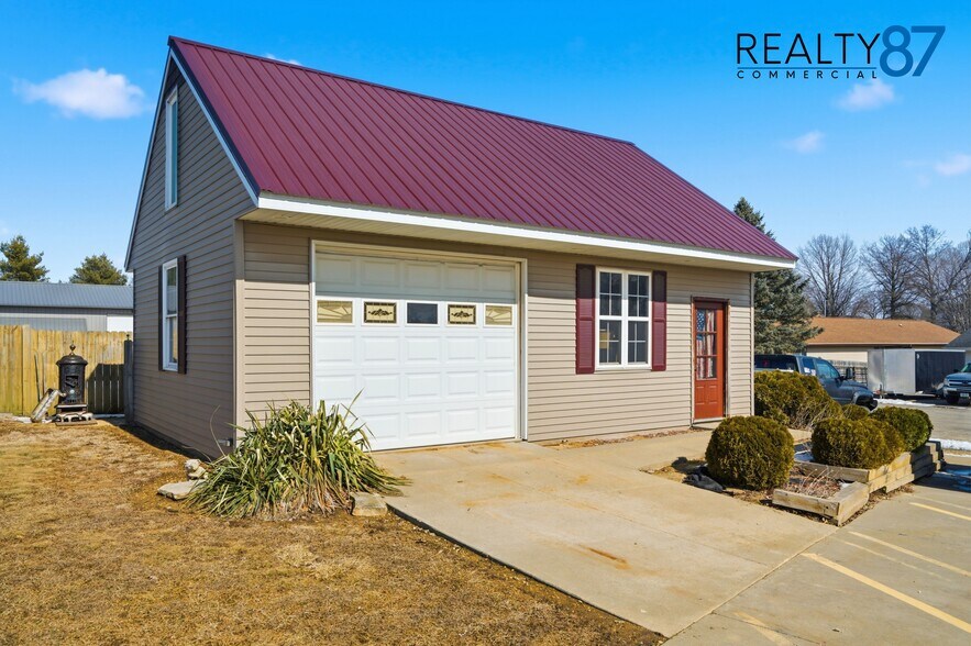 More Photos Of 4659 Highway 13, Central City Restaurant For Sale