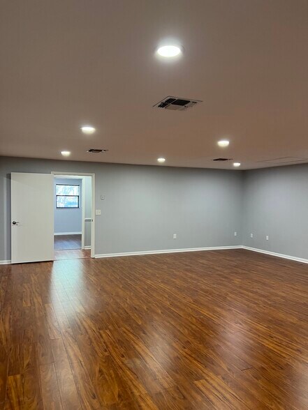 More Photos Of 1501 S Pinellas Ave, Tarpon Springs Office For Lease