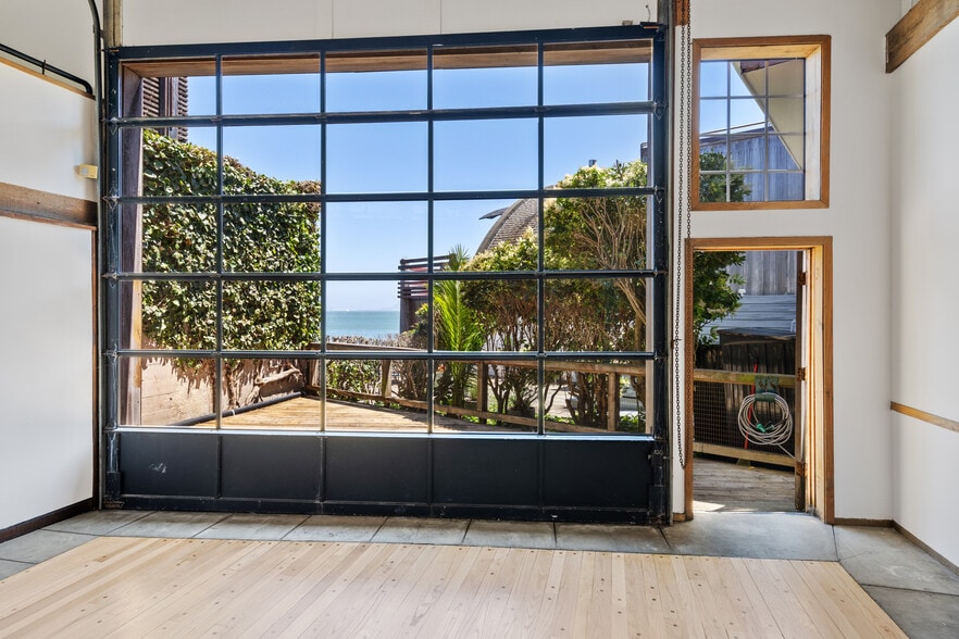 More Photos Of 668 Bridgeway, Sausalito Storefront For Sale