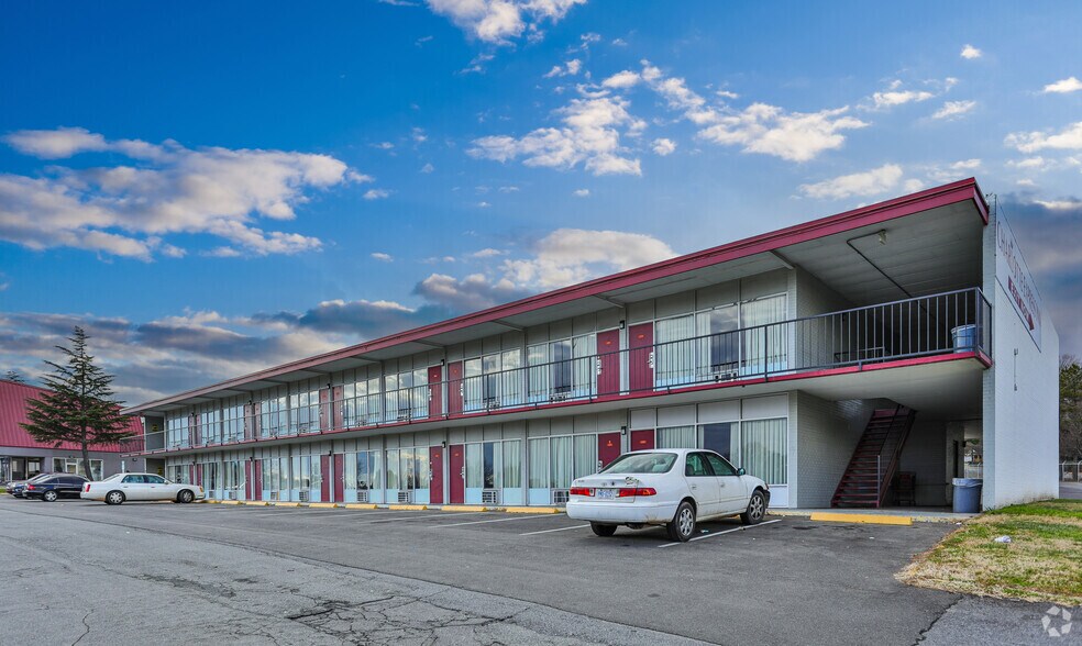 More Photos Of 1240 S Lucky Penny St, Charlotte Hotel For Sale