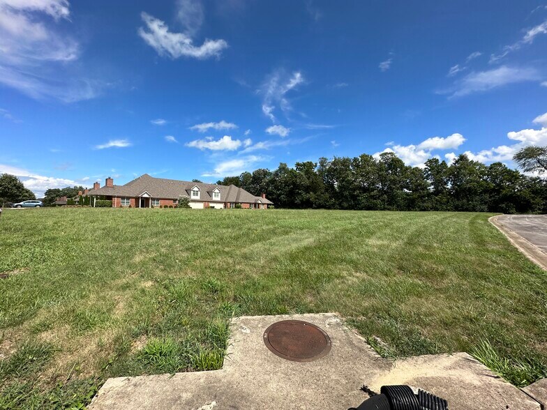 More Photos Of Sugartree Ln, Versailles Land For Sale