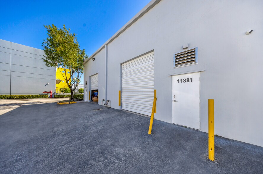 More Photos Of 11379-11399 NW 122nd St, Medley Warehouse For Sale