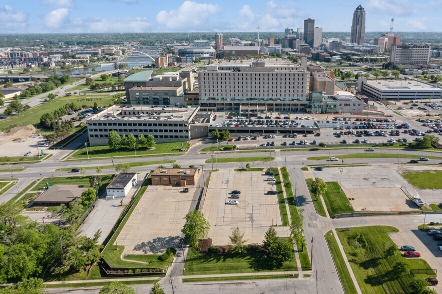 More Photos Of 1203 & 1221 4th Street, Des Moines Land For Sale