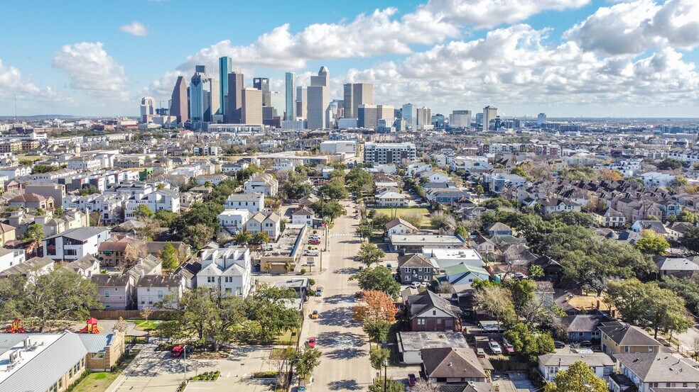 More Photos Of 815 W Gray St, Houston Specialty For Sale