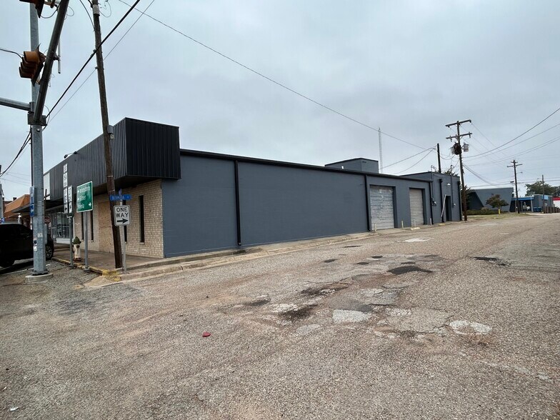 More Photos Of 105 S Main St, Quitman Storefront Retail Office For Sale