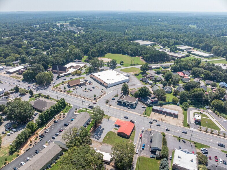 More Photos Of 2303 E Main St, Lincolnton Office For Sale