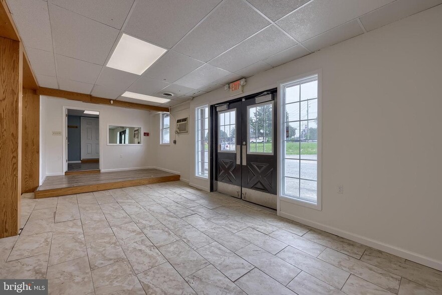 More Photos Of 417 Newport Ave, Christiana Storefront Retail Office For Sale