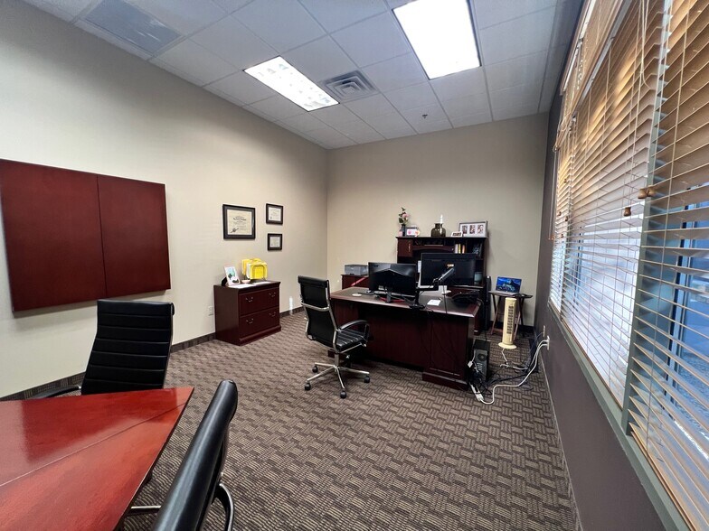 More Photos Of 6677 W Thunderbird Rd, Glendale Medical For Sale