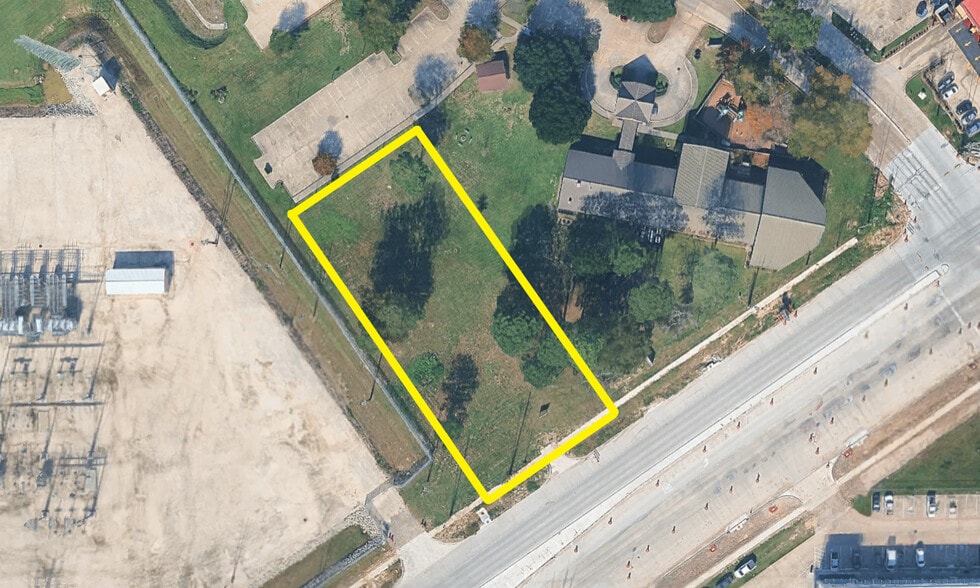 More Photos Of 7927 FM 1960 Rd E, Humble Land For Lease