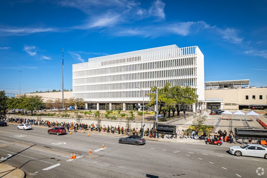 More Photos Of 401 Franklin St, Houston General Retail For Lease