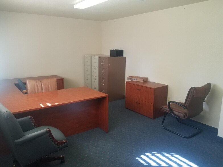 More Photos Of 2008 Hamilton Ln, Las Vegas Office For Sale