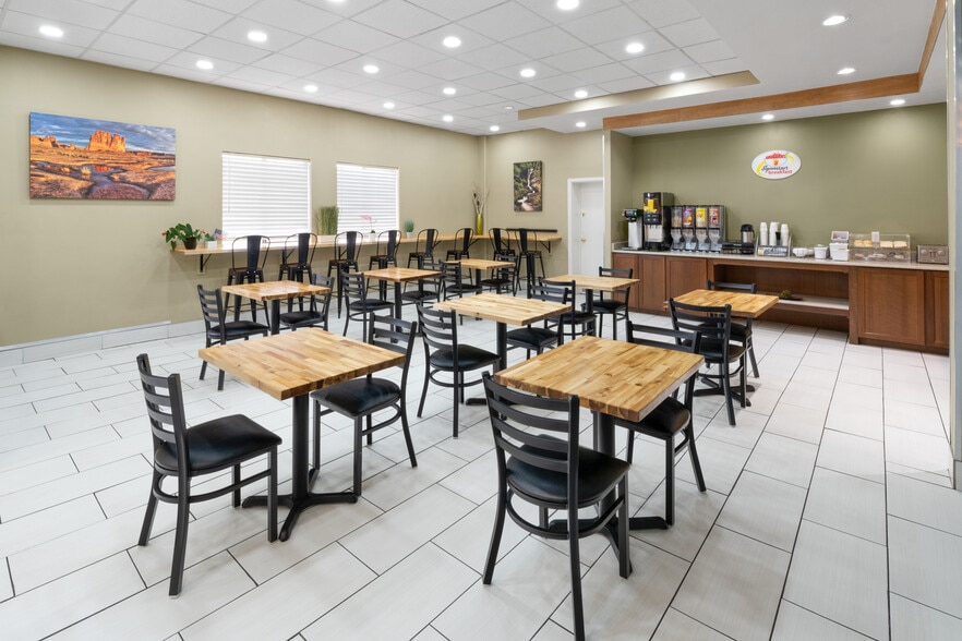 More Photos Of 4604 Rusina Rd, Colorado Springs Hotel For Sale