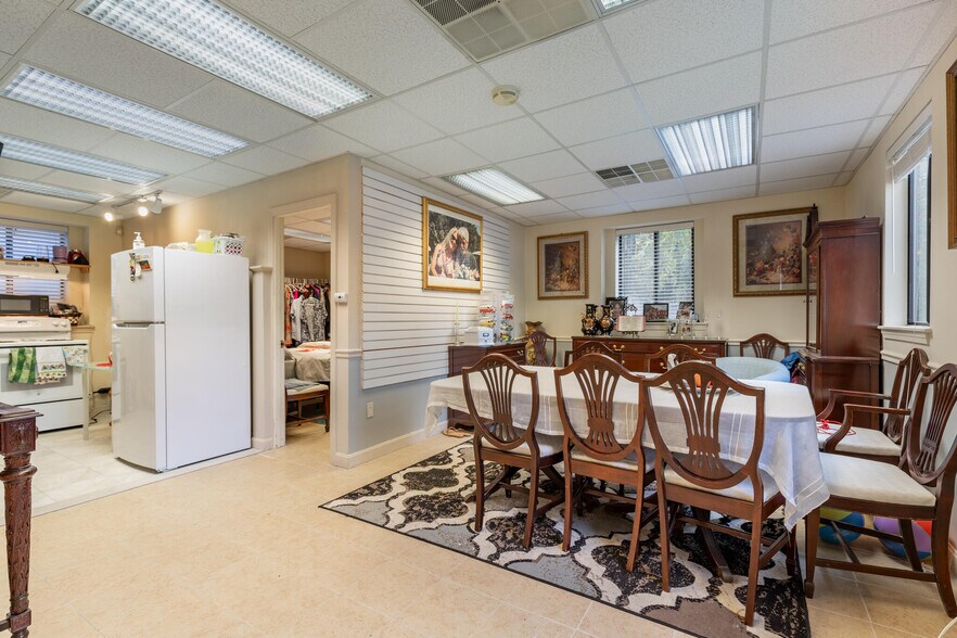 More Photos Of 414 Boston St, Topsfield Office For Sale