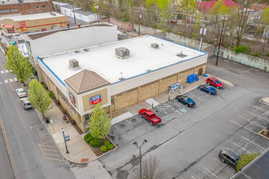 More Photos Of 15 W Centre St, Mahanoy City Drugstore For Sale