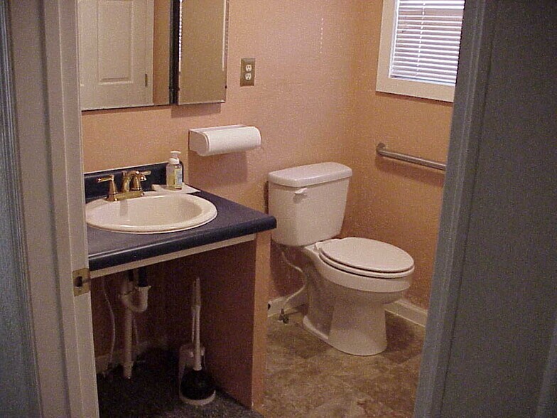 More Photos Of 740 Weber Rd, Farmington Office For Lease