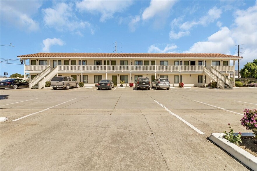 More Photos Of 1013 Front St, Soledad Hotel For Sale