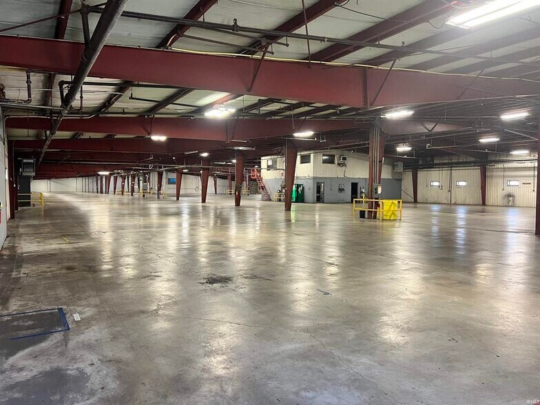 More Photos Of 1015 W 9th St, Mount Carmel Warehouse For Sale