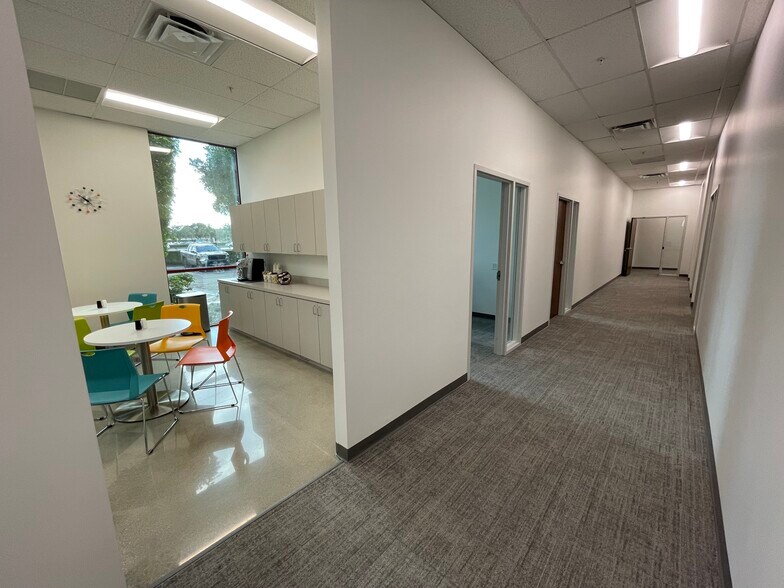 More Photos Of 3001-3045 N Commerce Pky, Miramar Office For Lease