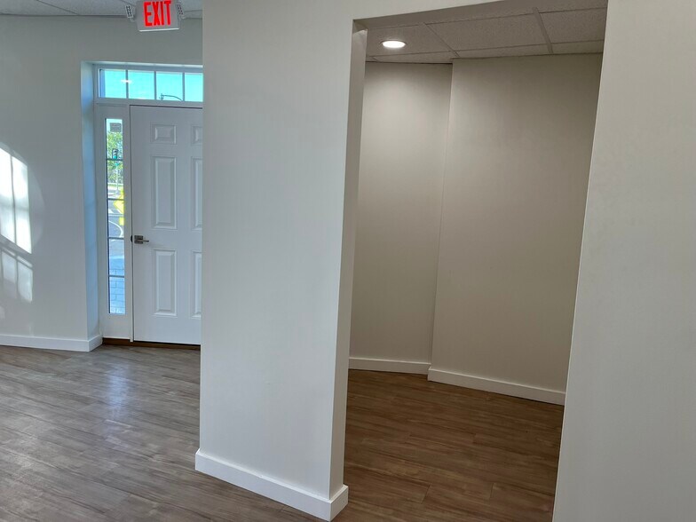 More Photos Of 5 Barney Cir SE, Washington Medical For Lease
