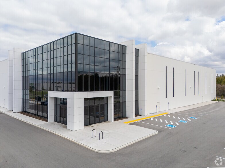 More Photos Of 540 Hanlon Creek Blvd, Guelph Industrial For Lease