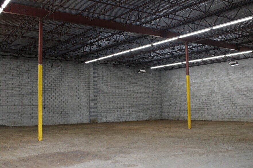 More Photos Of 1120 Cherry St, Toledo Warehouse For Lease