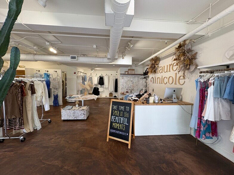 More Photos Of 404 -424 E Central Blvd, Orlando Storefront Retail Residential For Lease