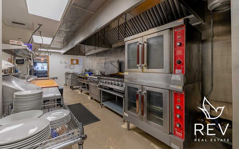 More Photos Of 117 S Bent St, Powell General Retail For Sale