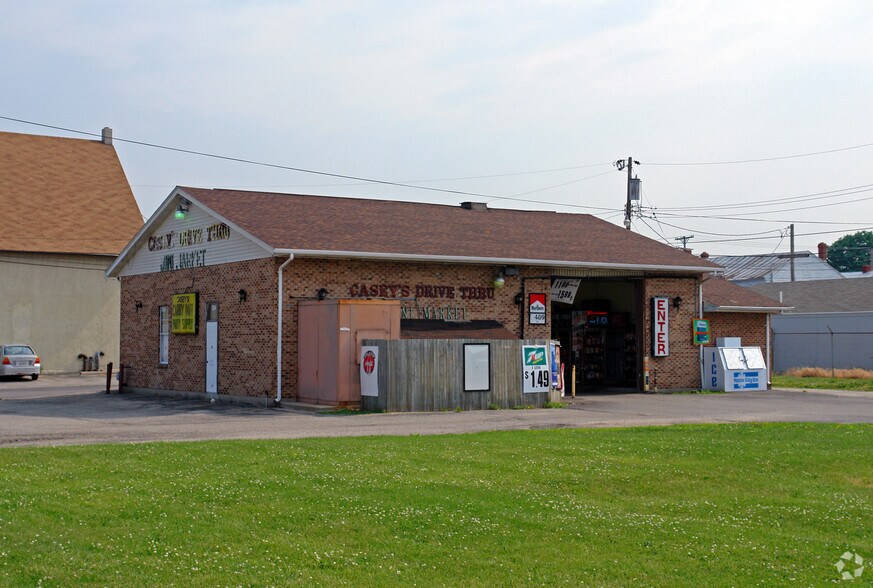 Primary Photo Of 124 N 1st St, Fairborn Convenience Store For Sale