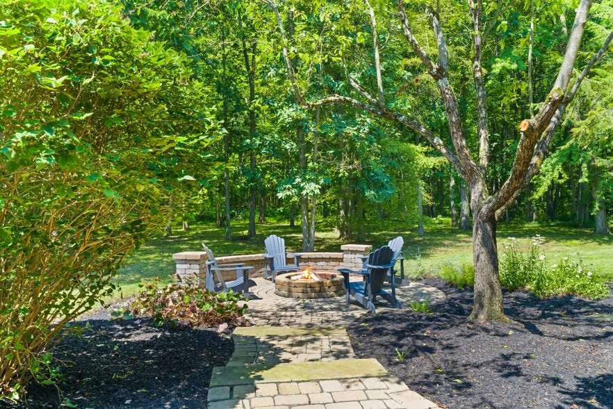 More Photos Of 5455 Plantation Rd, Sunbury Lodge Meeting Hall For Sale