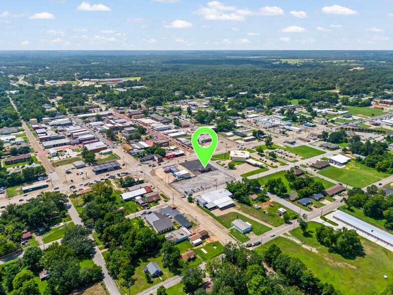 More Photos Of 112 US Highway 271 N, Gilmer Office For Lease