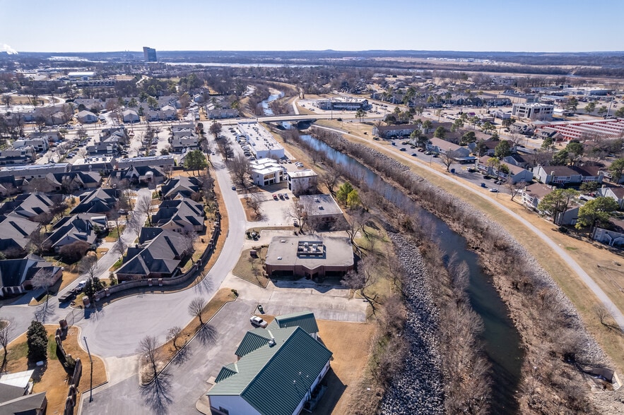 More Photos Of 6940 S Utica Ave, Tulsa Office For Sale