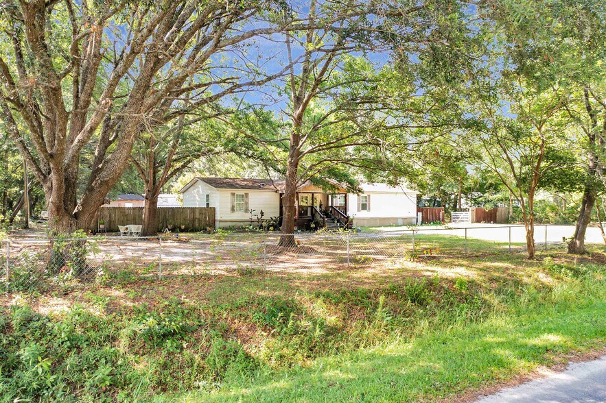 More Photos Of 317 Lankford St, Moncks Corner Manufactured Housing Mobile Home Park For Sale