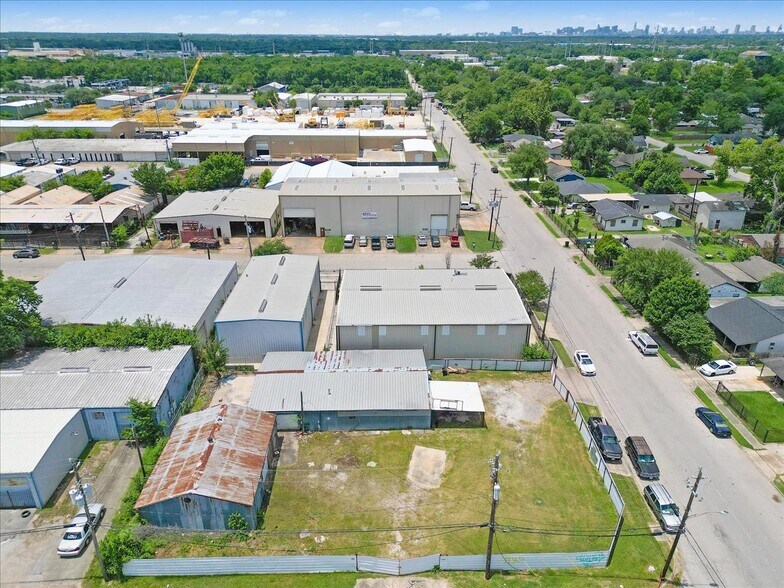 More Photos Of 6334 Midvale Ave, Houston Warehouse For Lease