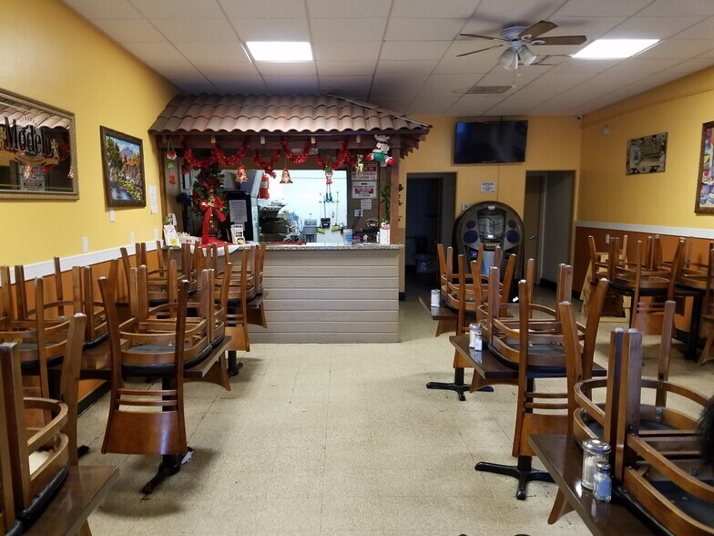 More Photos Of 14511 Victory Blvd, Van Nuys Restaurant For Lease