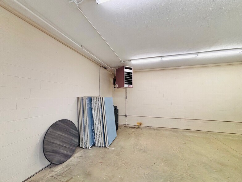 More Photos Of 27911 Clemens Rd, Westlake Office Residential For Lease