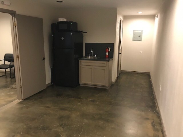 More Photos Of 1216 Texas Ave, Texas City Warehouse For Sale