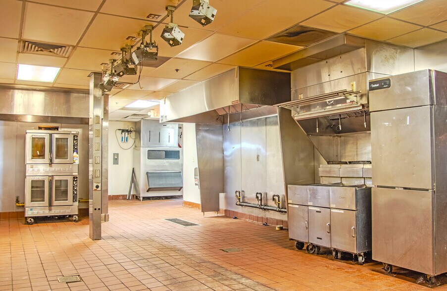 More Photos Of 141 Bizzack Blvd, Frankfort Restaurant For Sale