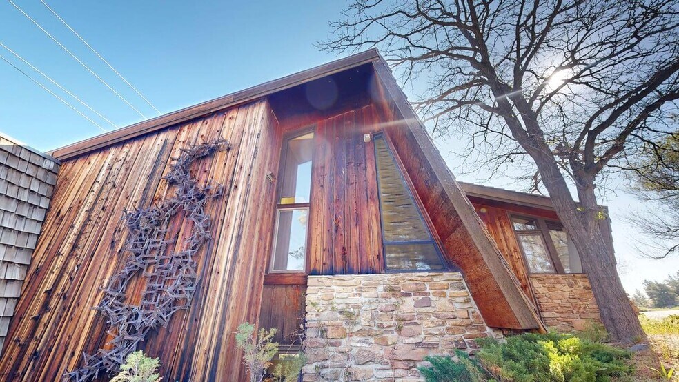 More Photos Of 11 E Airport Rd, Billings Office For Sale