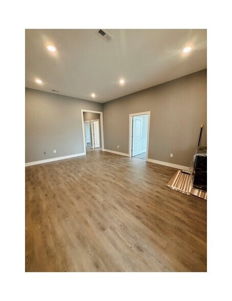 More Photos Of 2678 Townsend Ct, Clarksville Medical For Lease