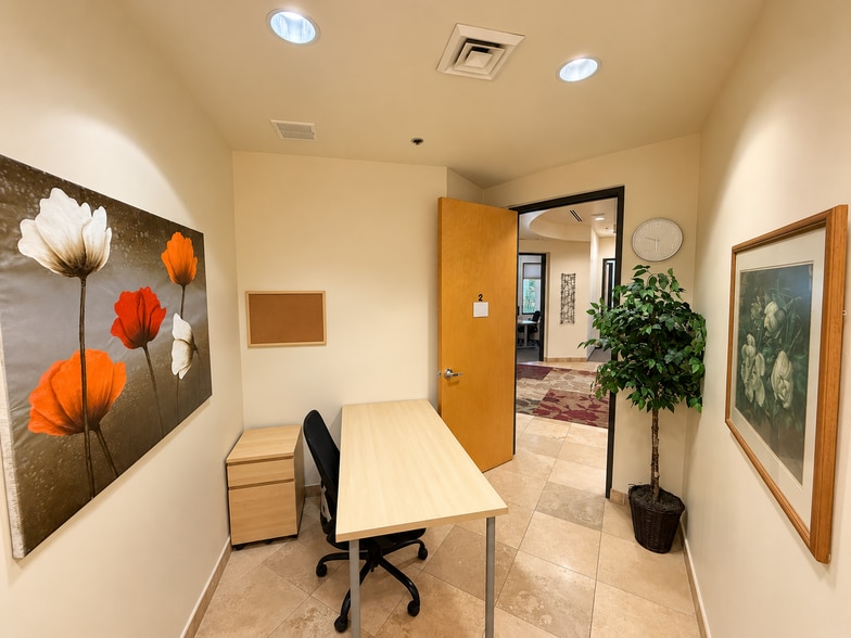 More Photos Of 9965 N 95th St, Scottsdale Medical For Sale