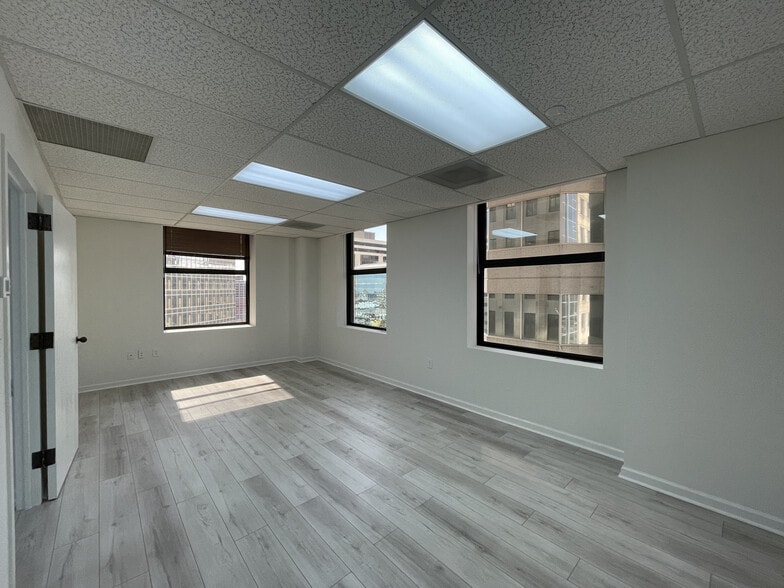 More Photos Of 112 S Tryon St, Charlotte Office Residential For Sale