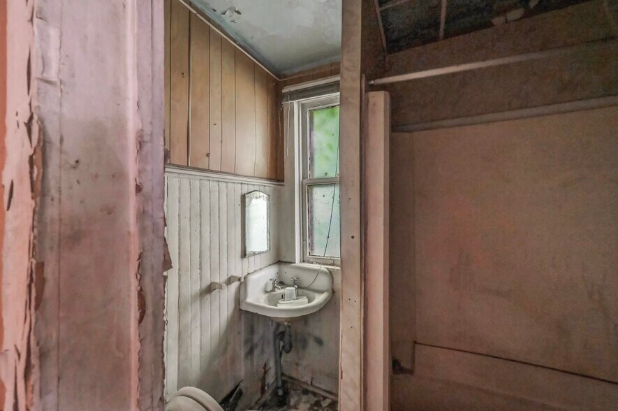 More Photos Of 317 S 10th Ave, Scranton Warehouse For Sale