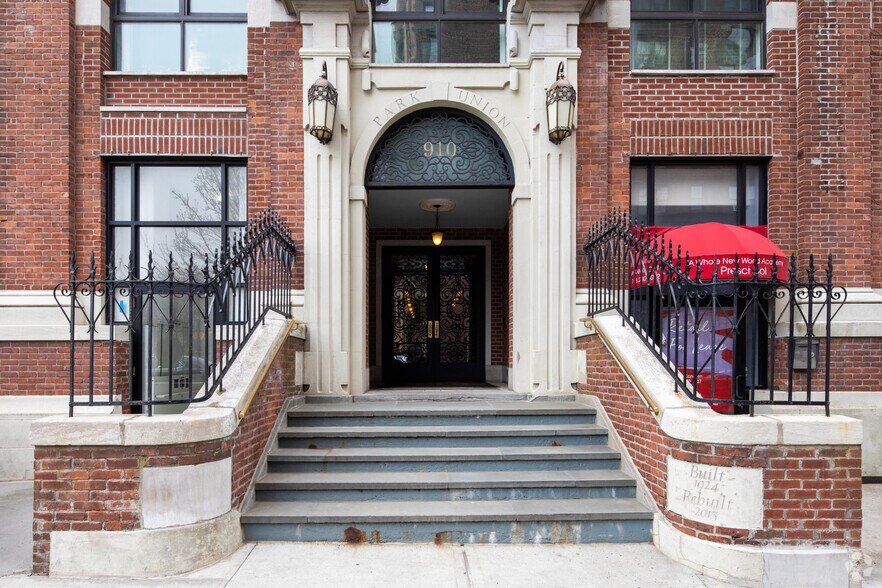 More Photos Of 910 Union St, Brooklyn Apartments For Sale