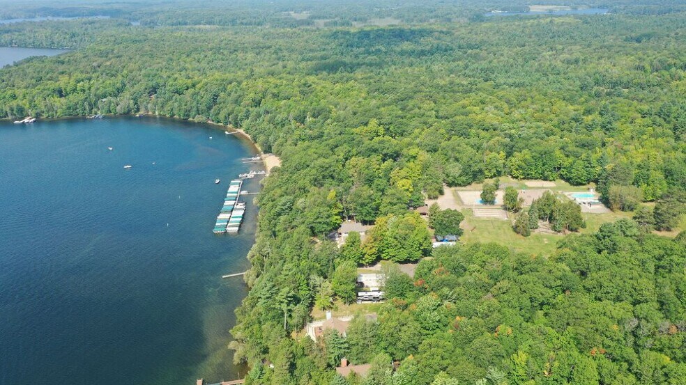 More Photos Of 7750 Indian Shrs Rd, Woodruff Specialty For Sale