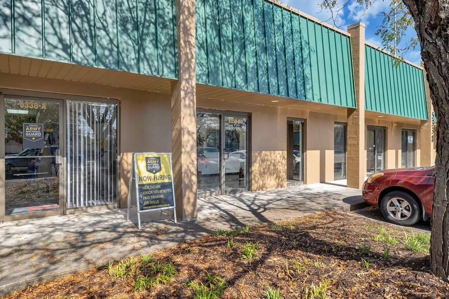 More Photos Of 5306-5346 Peters Creek Rd, Roanoke Showroom For Lease