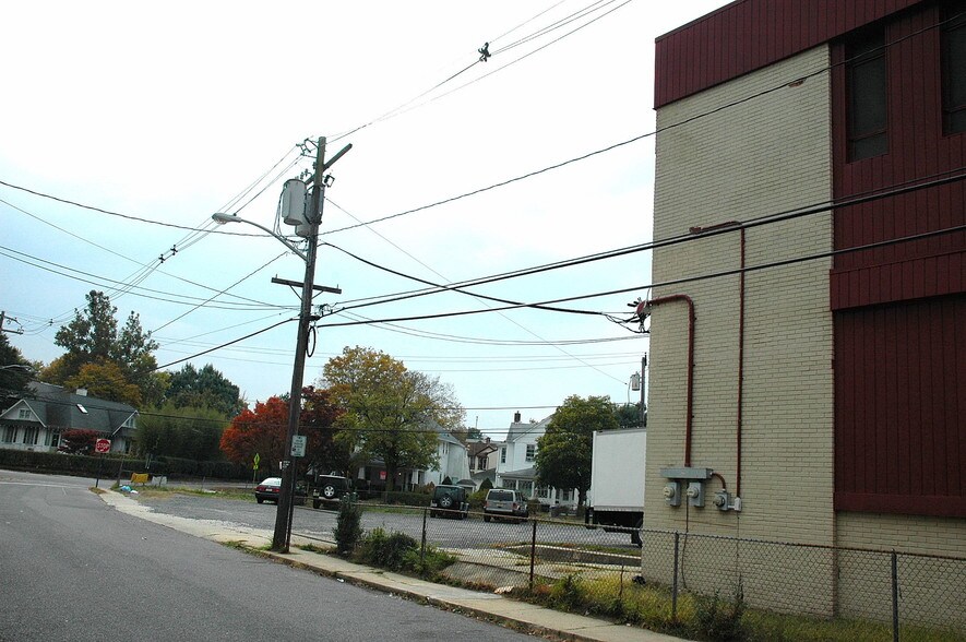 More Photos Of 10-30 Pearl St, Long Branch Warehouse For Lease