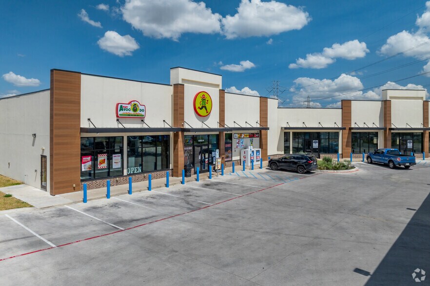 Primary Photo Of 10502 O'Connor Rd, Live Oak Storefront For Lease