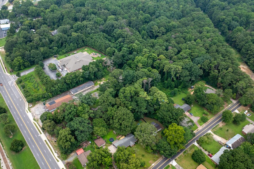 More Photos Of 6127 Roosevelt Hwy, Union City Office Residential For Sale