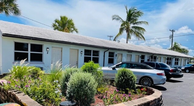 More Photos Of 704 N Dixie Hwy, Lantana Hotel For Sale